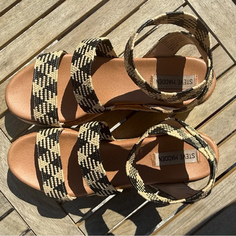 Steve Madden Bandolino Tan Woven Sandals - Picture 5 of 5